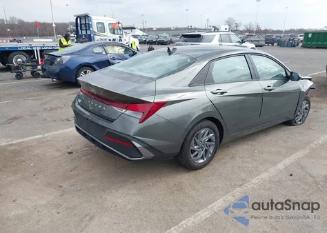 2024 Hyundai Elantra Sel z USA, uszkodzony, nr VIN KMHLM4DG9RU784034